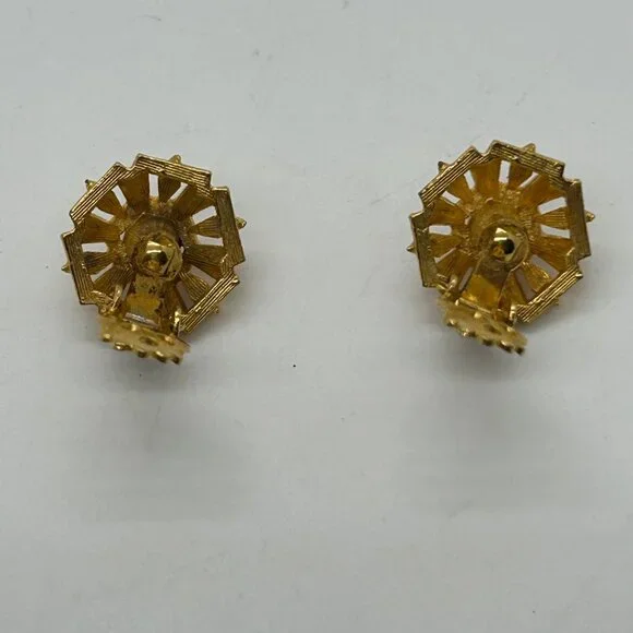 Vintage Gold-Tone Brooch & Clip-on Earrings Set With Faux Pearls Statement - Picture 8 of 16